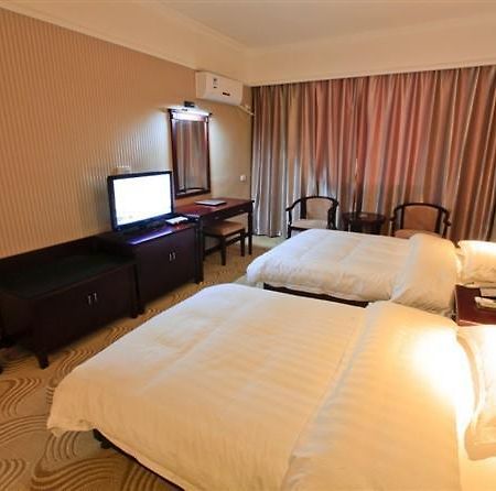Yangshuo Hua Xiang Man Ting West Street Hotel Room photo