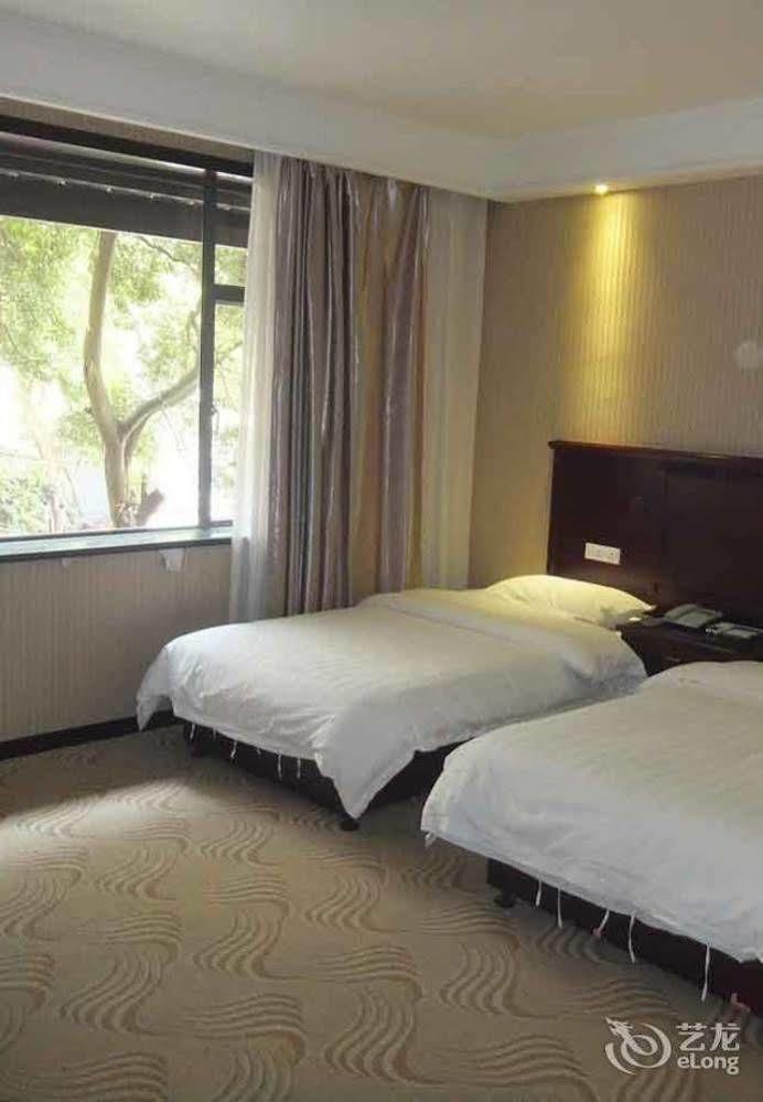 Yangshuo Hua Xiang Man Ting West Street Hotel Exterior photo